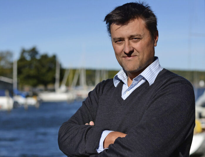 Miljöpartisten Nicklas Attefjord, från Öckerö, tar plats i riksdagen som ersättare för Janine Alm Ericson.